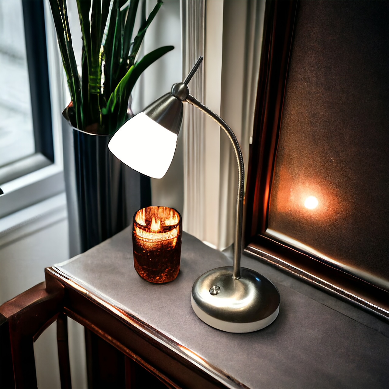 Lampe blindée IRONA en inox brossé pour un coin bureau sans ondes !